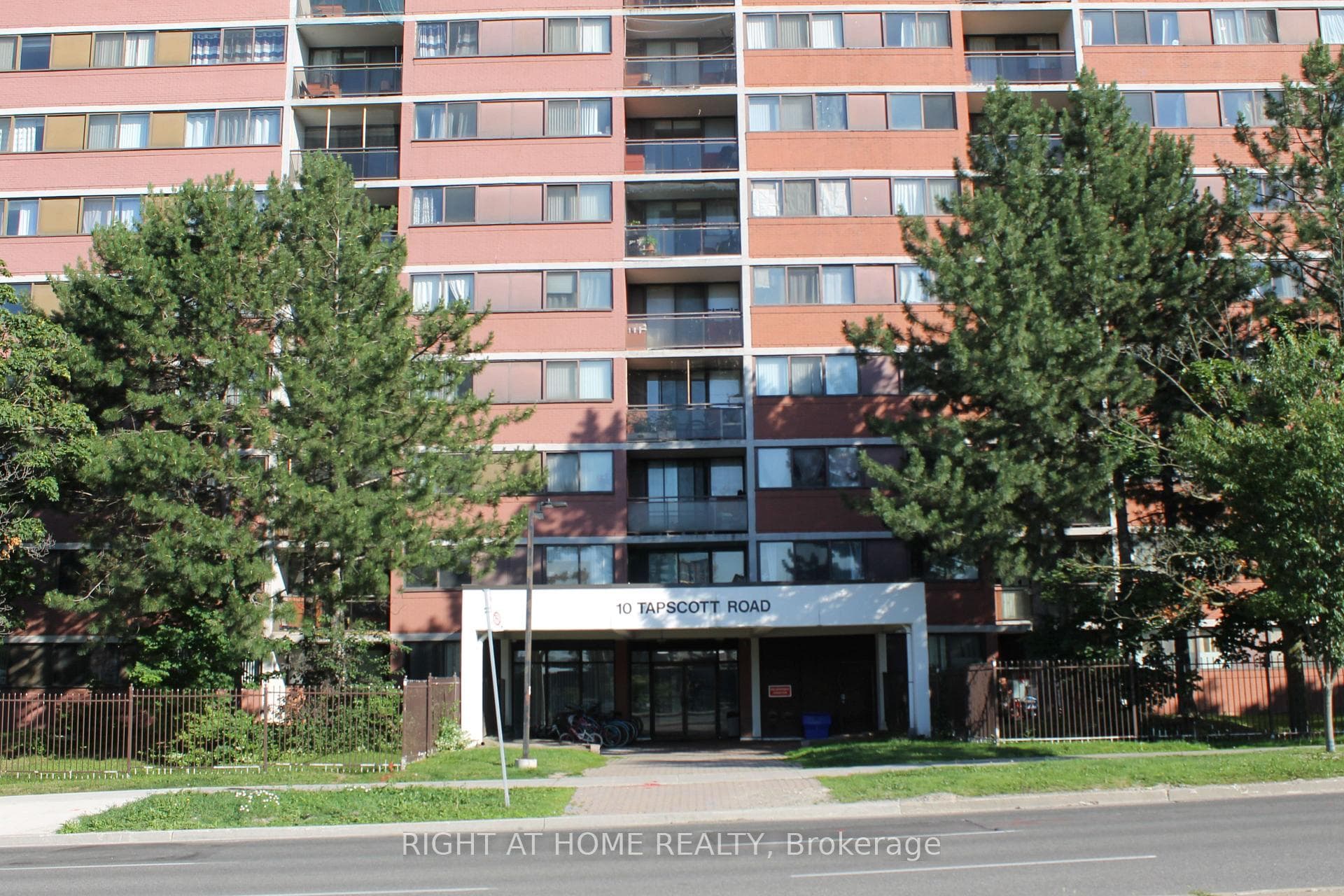 10 TAPSCOTT Road 405, Toronto, ON M1B 3L9, Toronto E11 — photo 1