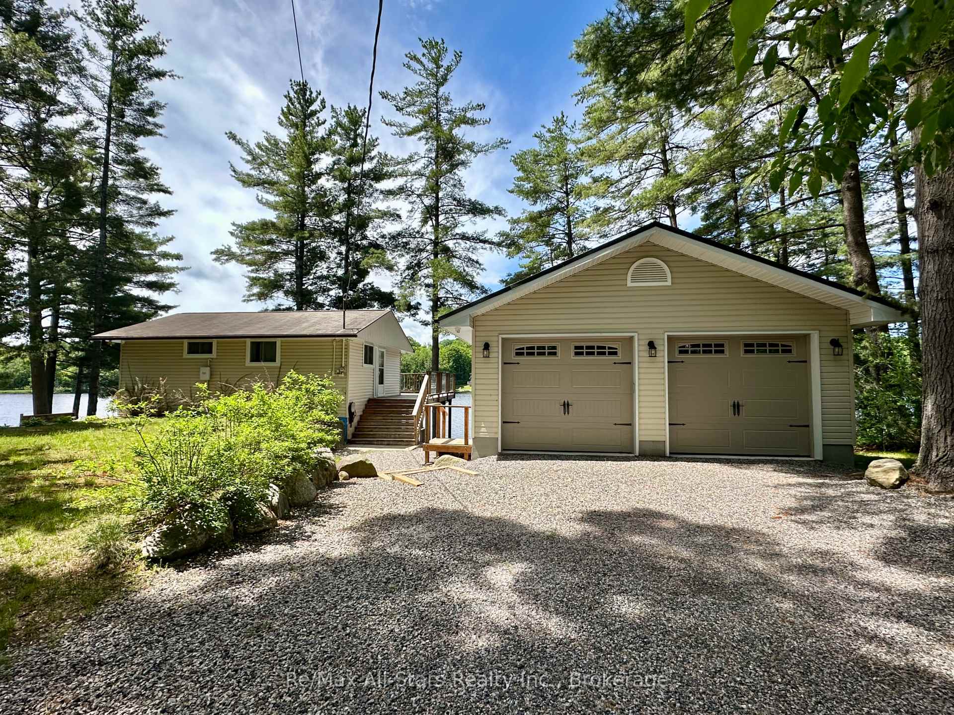 1006 Youngs Road Cottage, Muskoka Lakes, ON P0B 1J0, Muskoka Lakes — photo 1