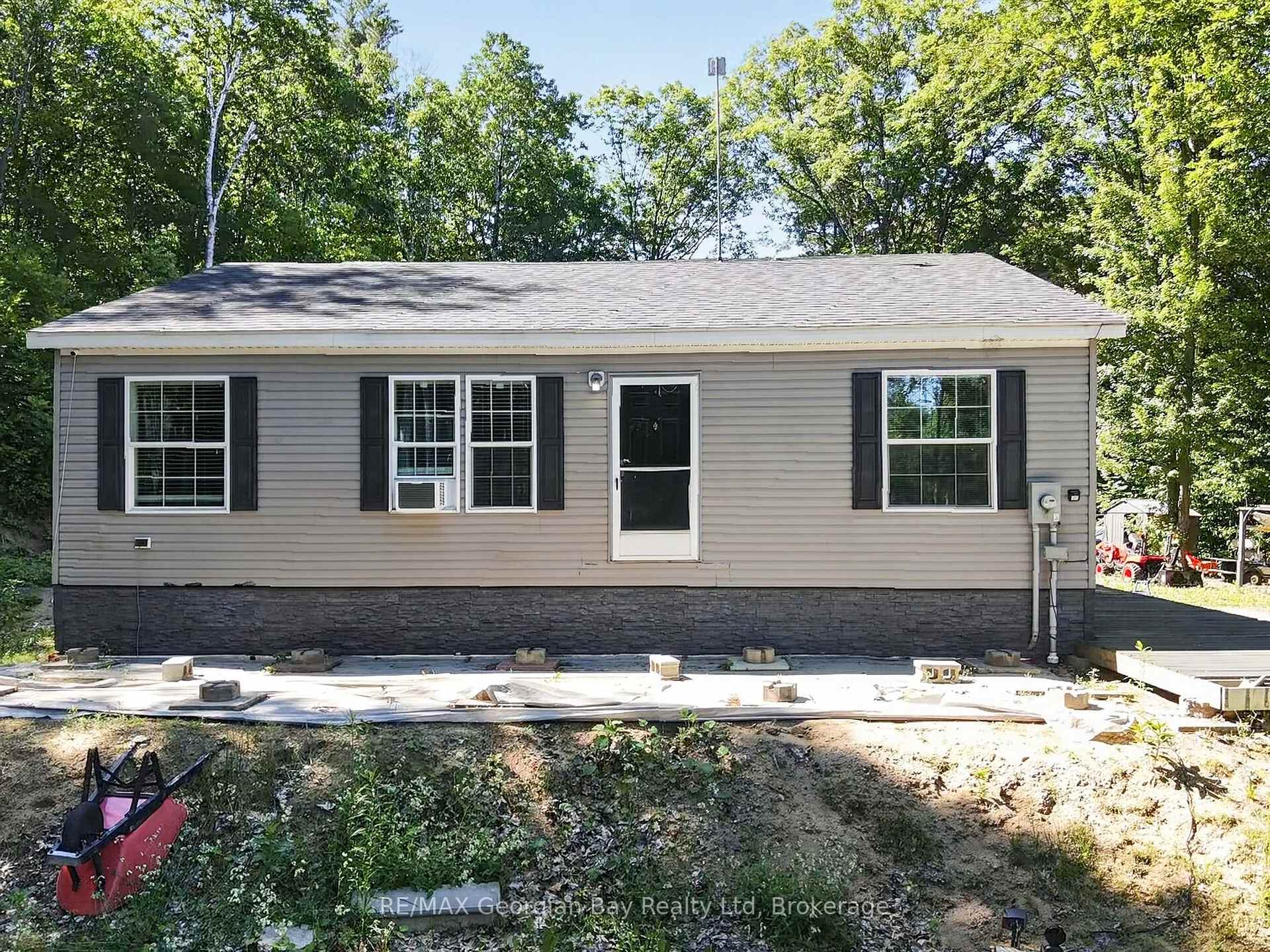 927 Vindin Street, Midland, ON L4R 4L9, Midland — photo 1