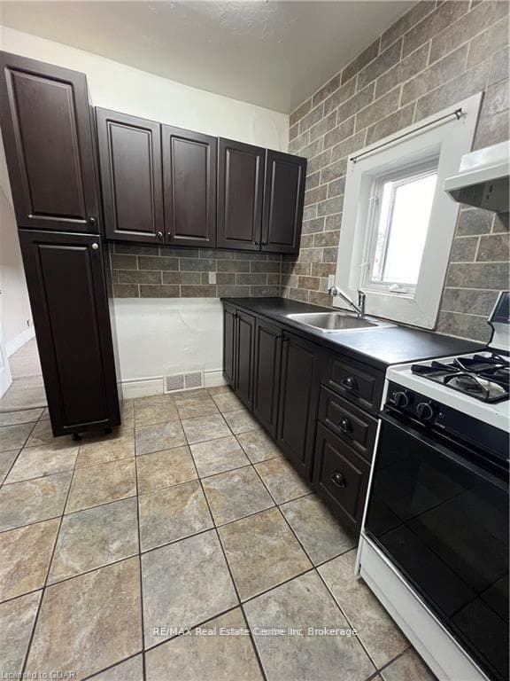 187 ARTHUR ST N Street B, Guelph, ON N1E 4V6, Guelph — photo 1