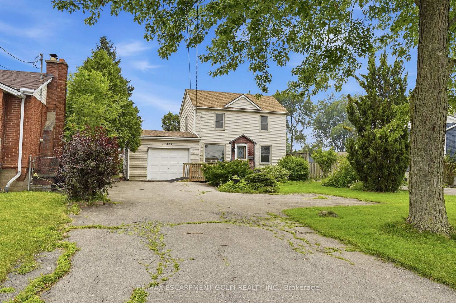 834 MOHAWK Road E, Hamilton, ON L8T 2R5, Hamilton — photo 1