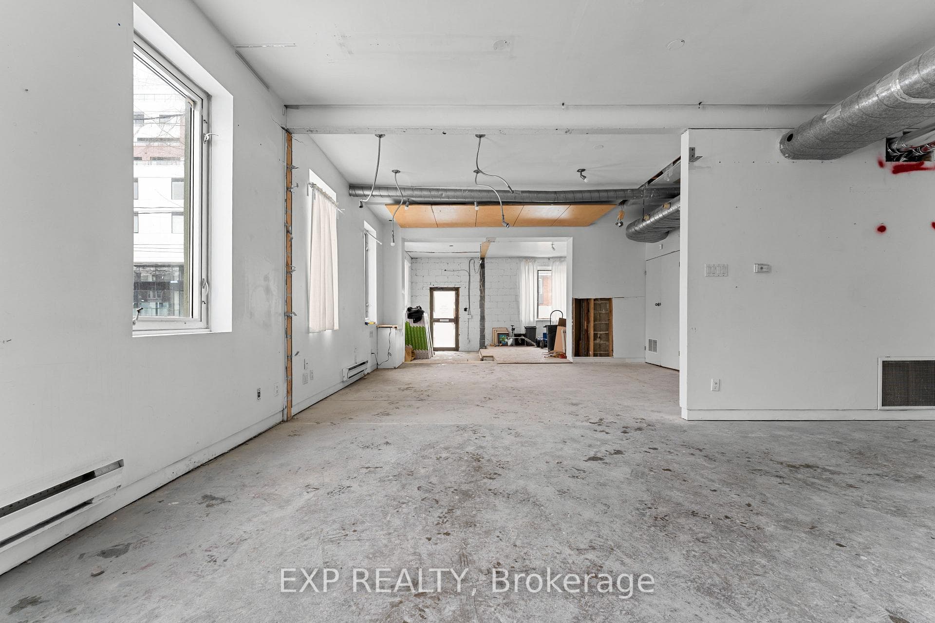 1558 Queen Street E, Toronto, ON M4L 1E8, Toronto E01 — photo 1