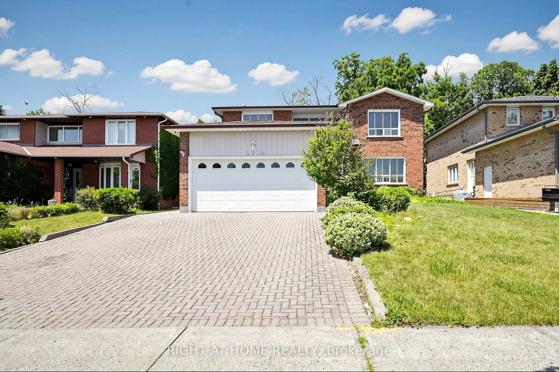 2614 Pollard Drive, Mississauga, ON L5C 3H1, Mississauga — photo 1