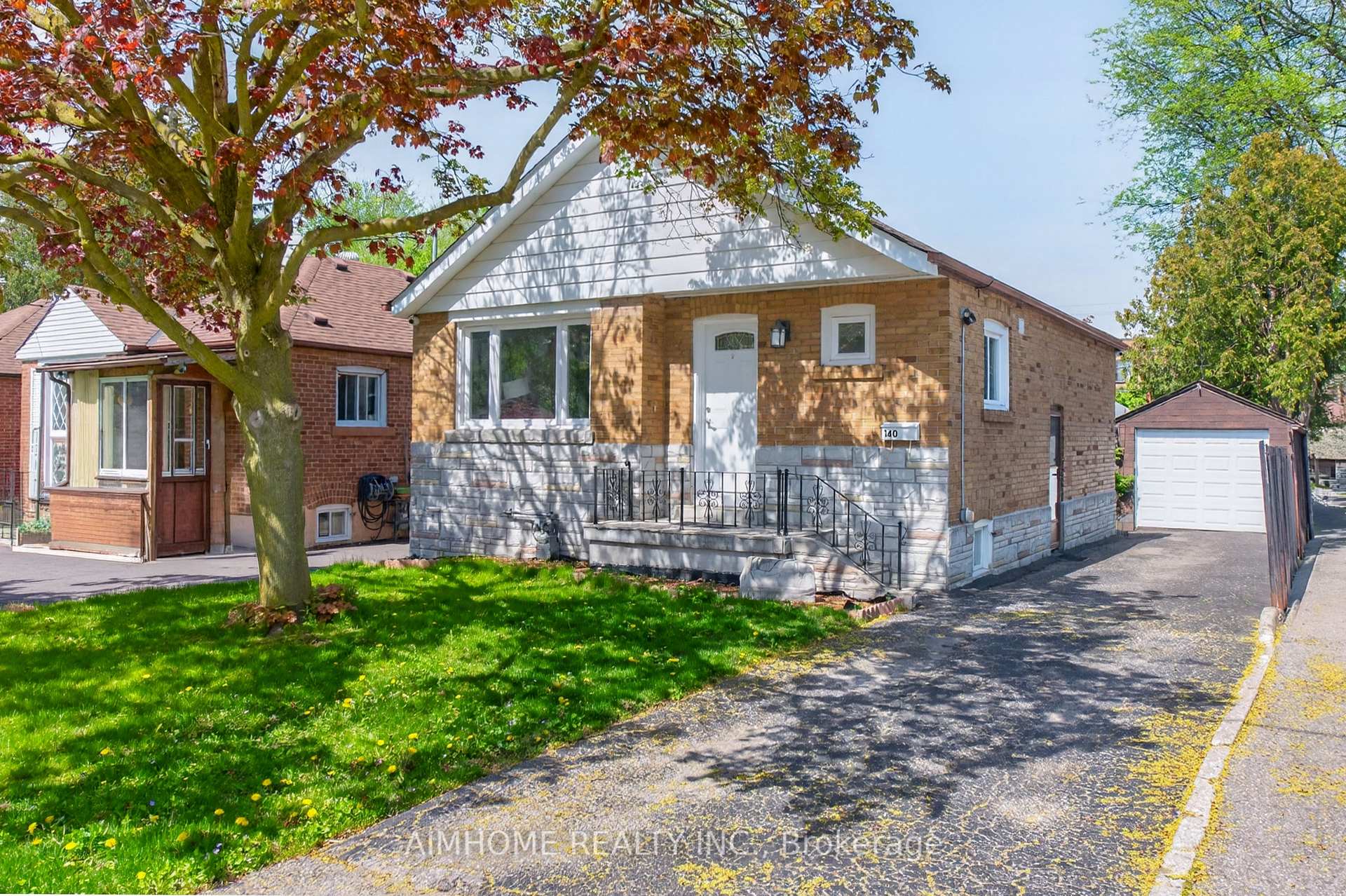 140 Meighen Avenue, Toronto, ON M4B 2H9, Toronto E03 — photo 1