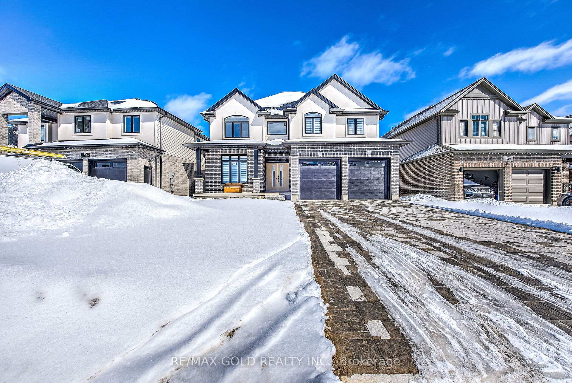 944 Trailsway Avenue, London South, ON N6K 0K6, London South — photo 1