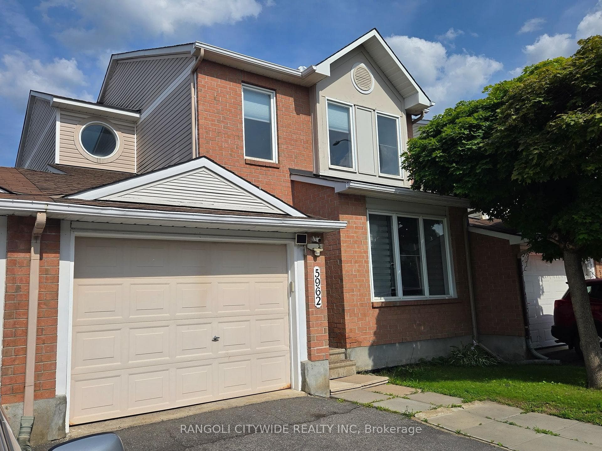 5962 Pineglade Crescent, Orleans - Convent Glen and Area, ON K1W 1G7, Orleans - Convent Glen and Area — photo 1