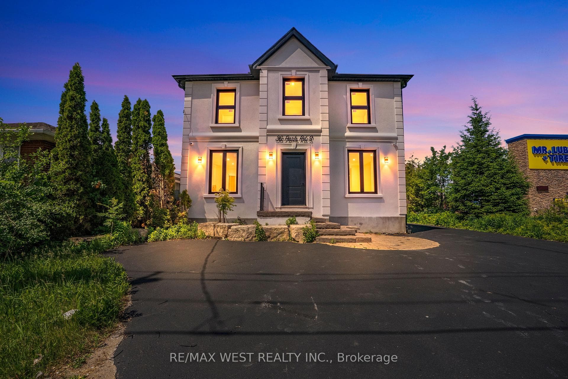 36 Park Road S, Oshawa, ON L1J 4G8, Oshawa — photo 1