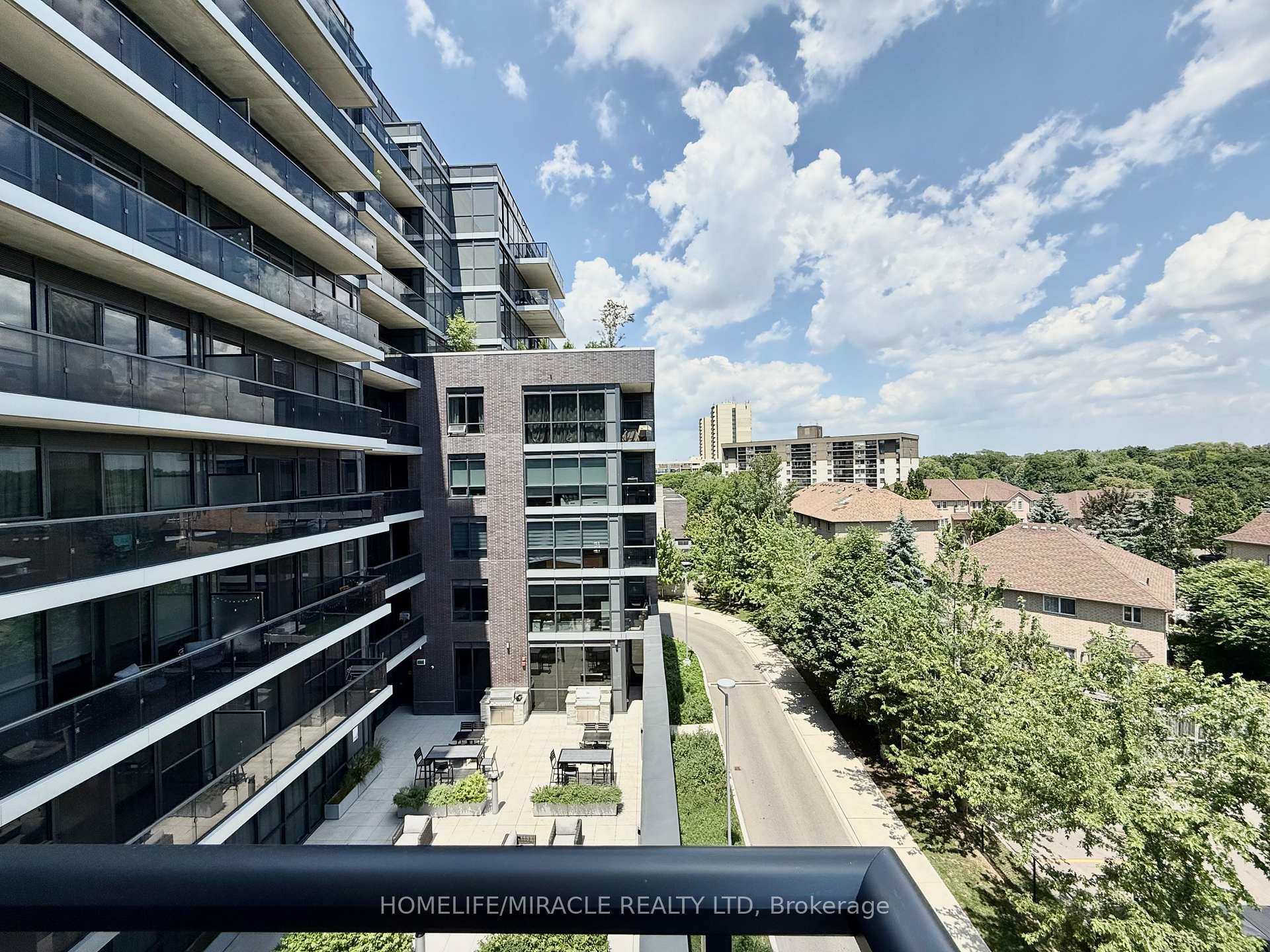 26 Gibbs Road 543, Toronto, ON M9B 0E3, Toronto W08 — photo 1
