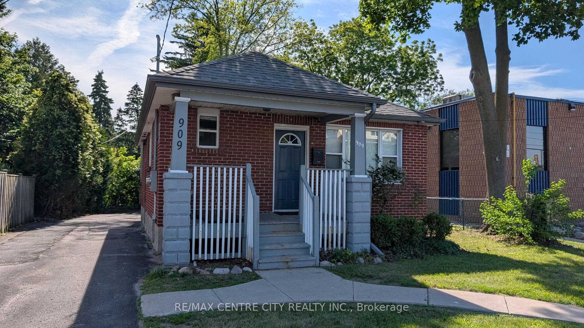909 Adelaide Street N, London East, ON N5Y 2M6, London East — photo 1