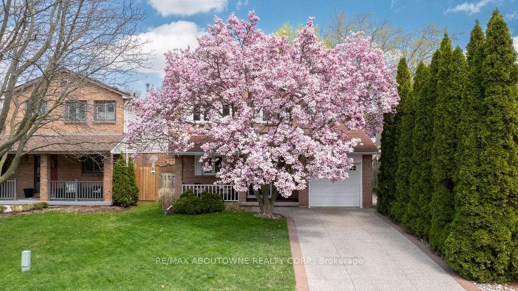 161 Riverview Street, Oakville, ON L6L 5S2