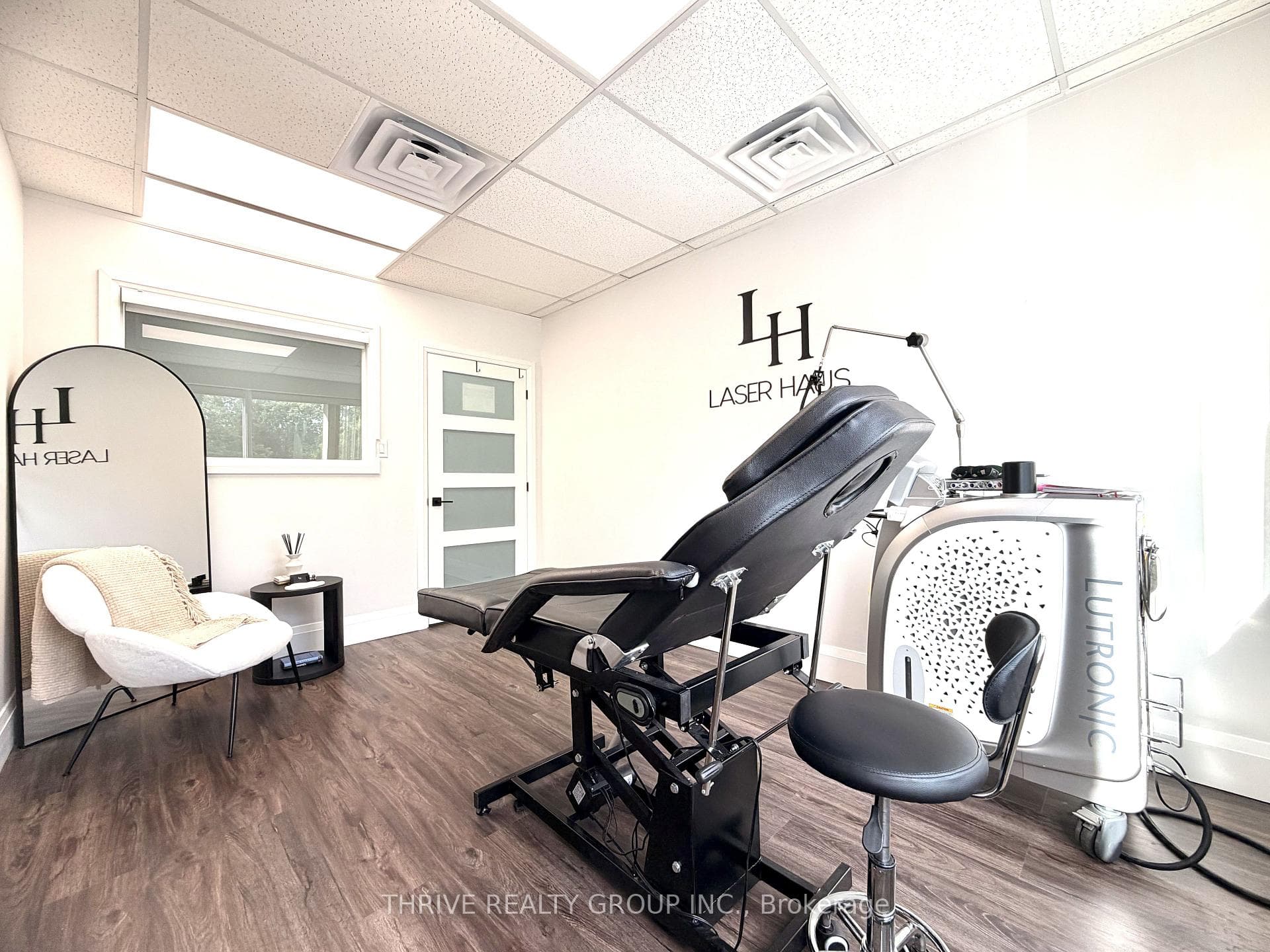 1288 Commissioners Road W B, London South, ON N6K 1E1, London South — photo 1