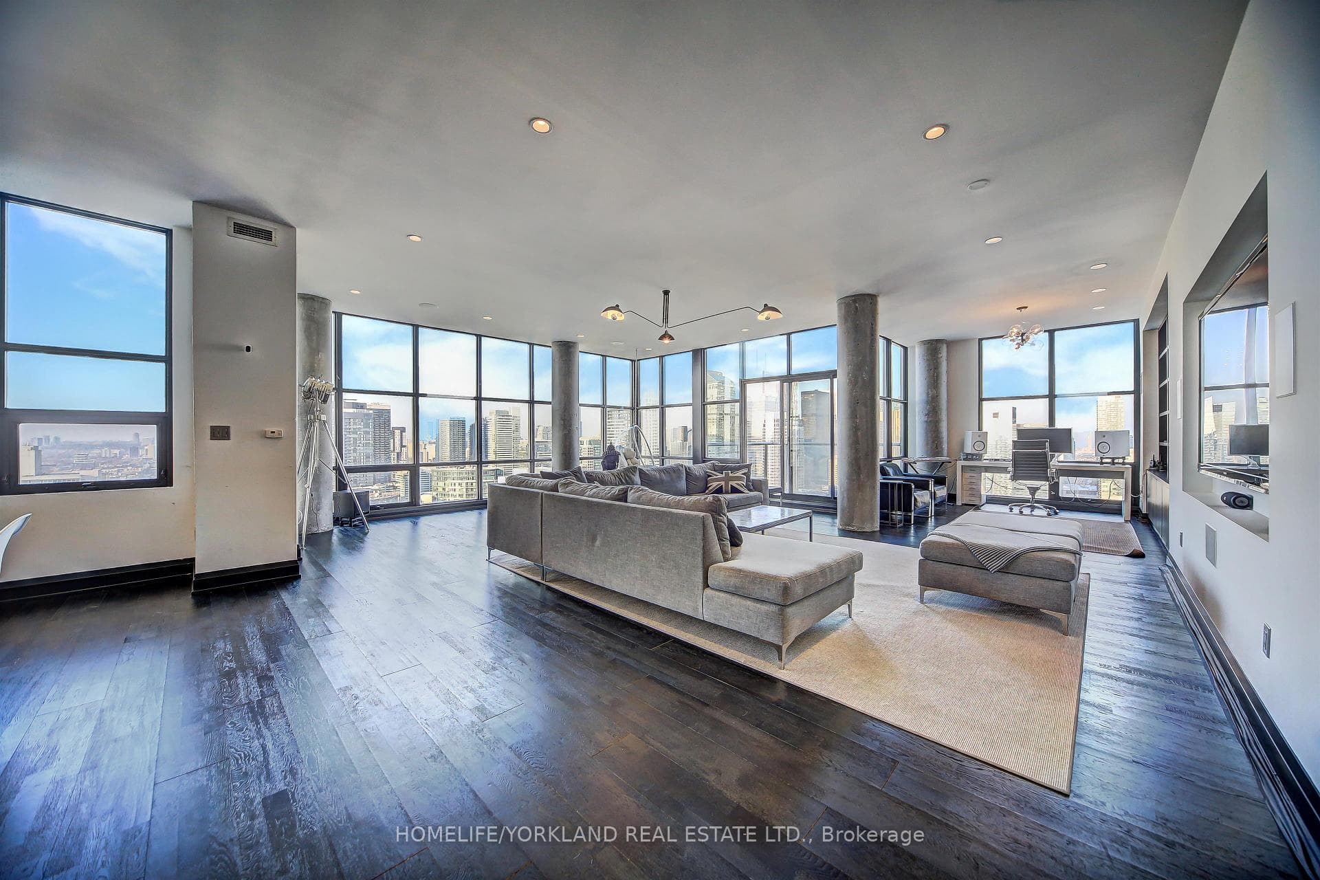 10 NW Navy Wharf Court NW PH02, Toronto, ON M5V 3V2, Toronto C01 — photo 1