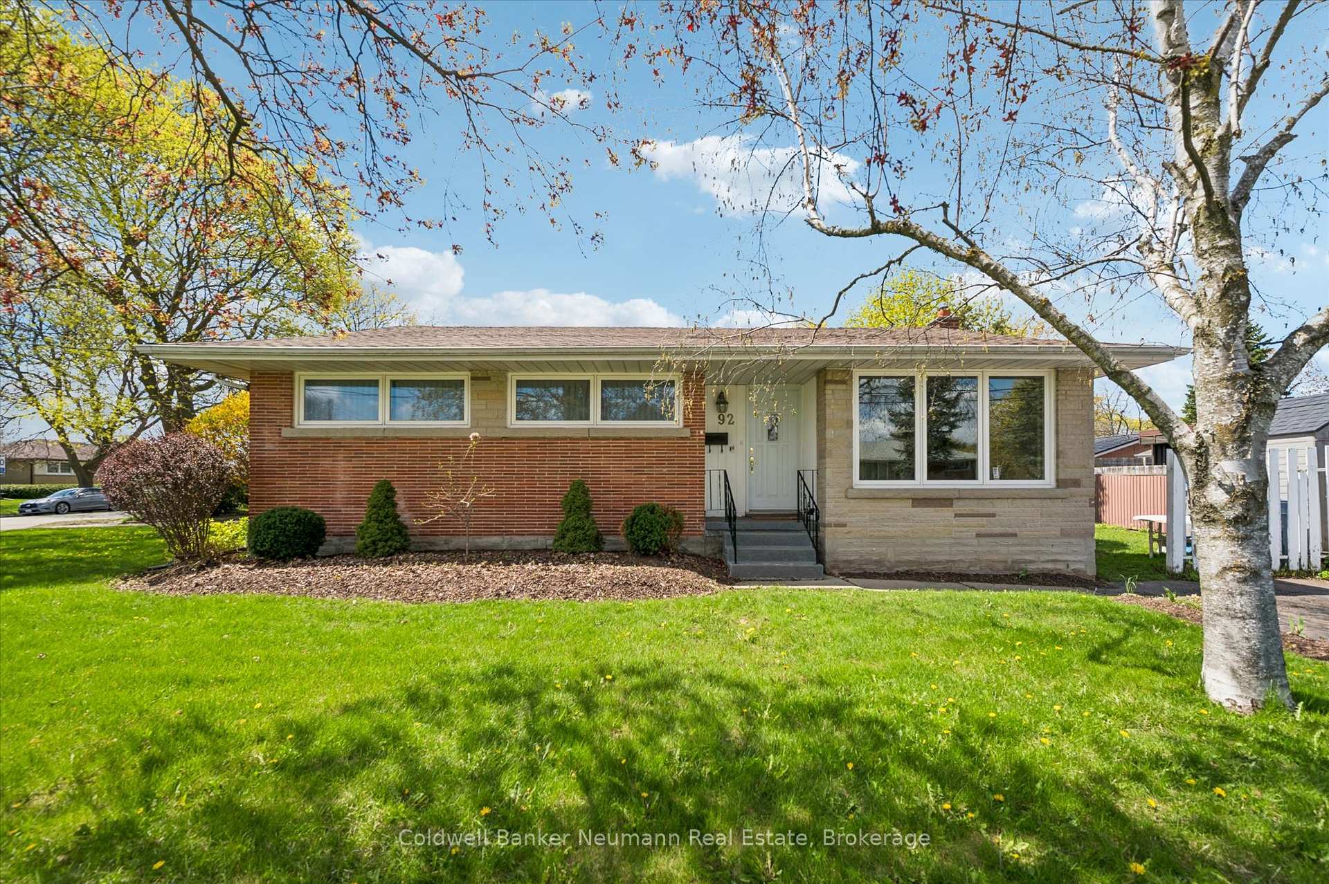 92 Victoria Road N, Guelph, ON N1E 5H2, Guelph — photo 1