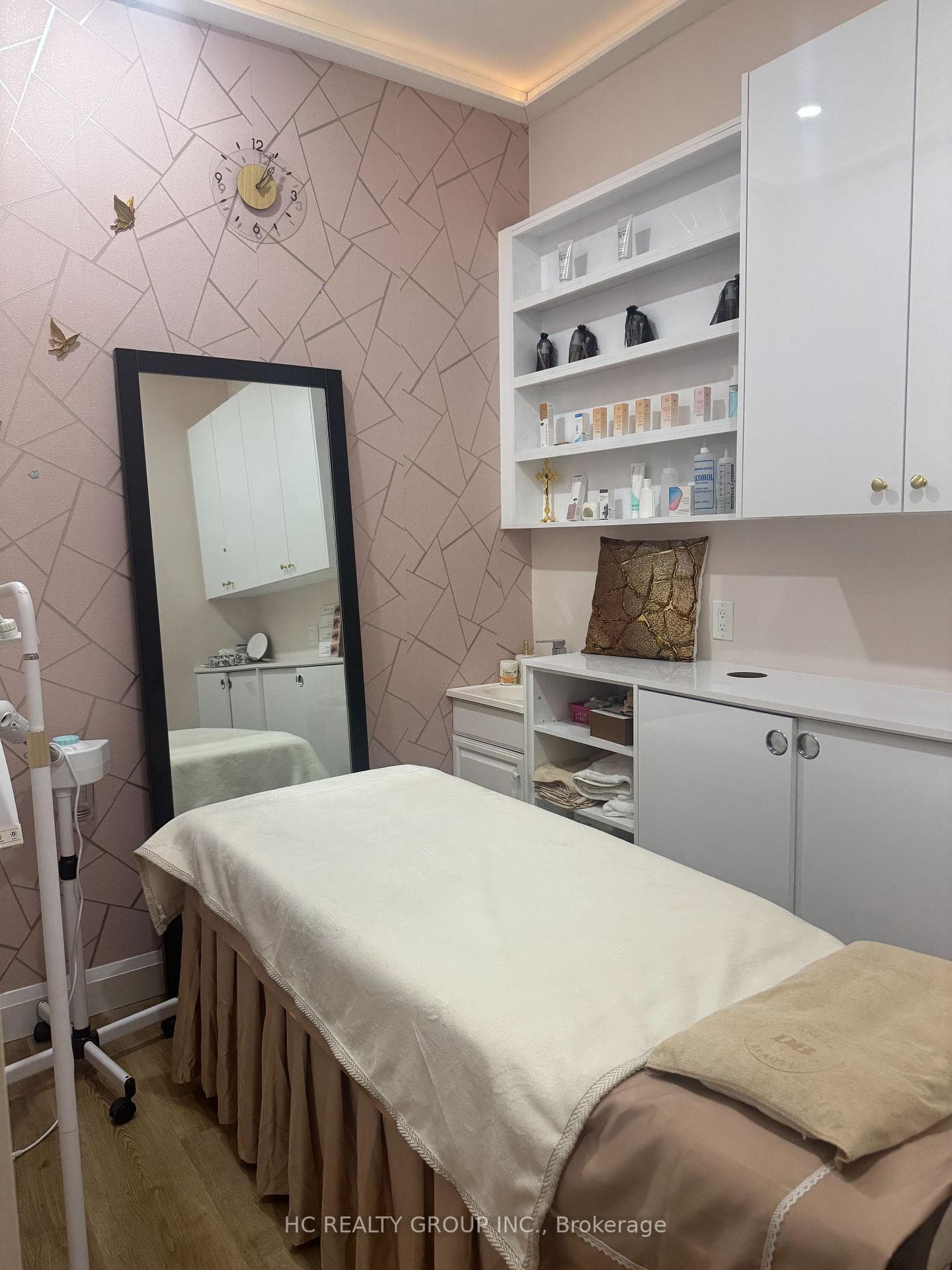 1195 The Queensway 7, Toronto, ON M8Z 1R7, Toronto W08 — photo 1