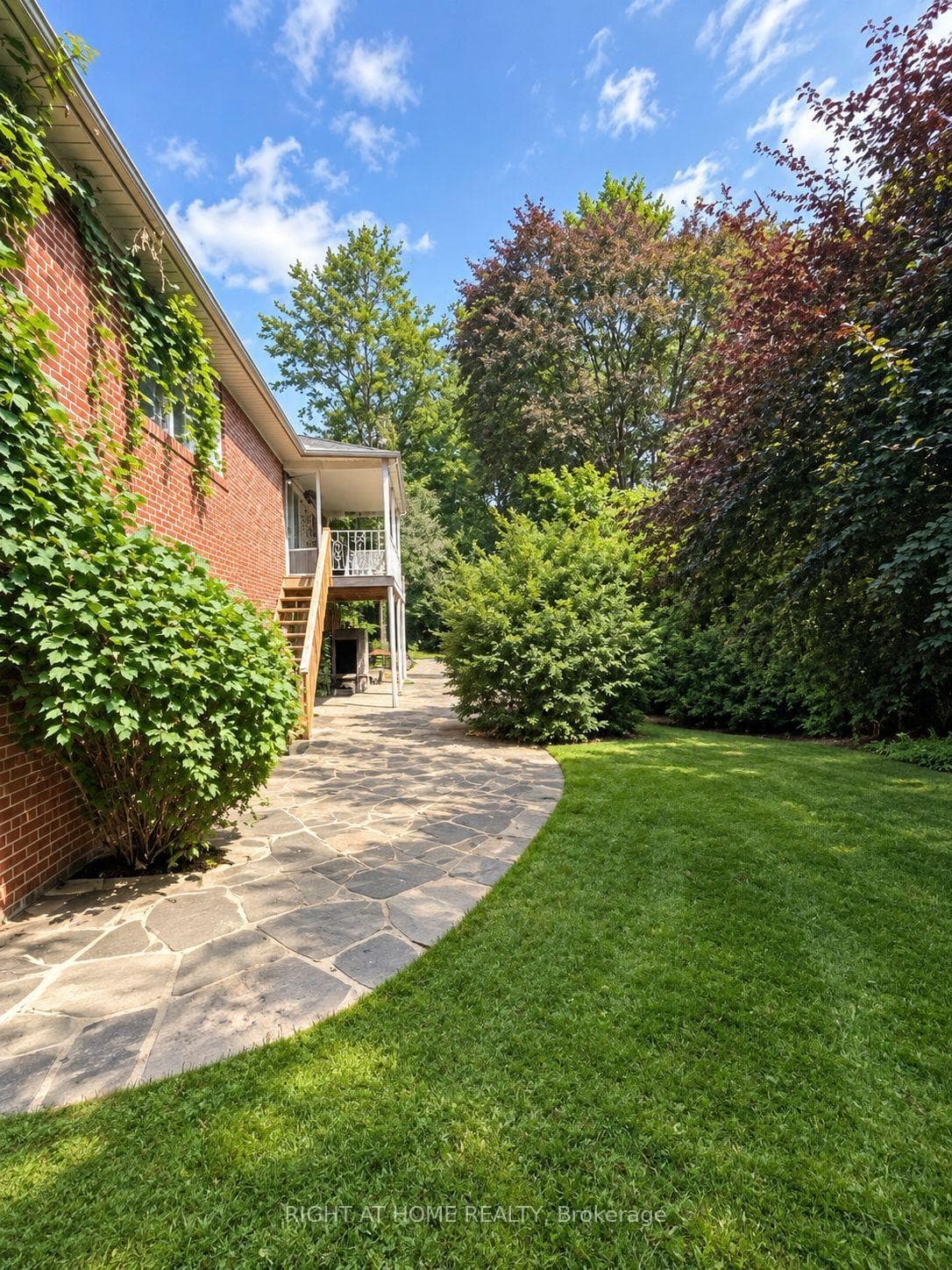 7 The Links Road, Toronto, ON M2P 1T4, Toronto C12 — photo 1