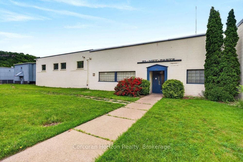 47 Head Street, Hamilton, ON L9H 3H6, Hamilton — photo 1