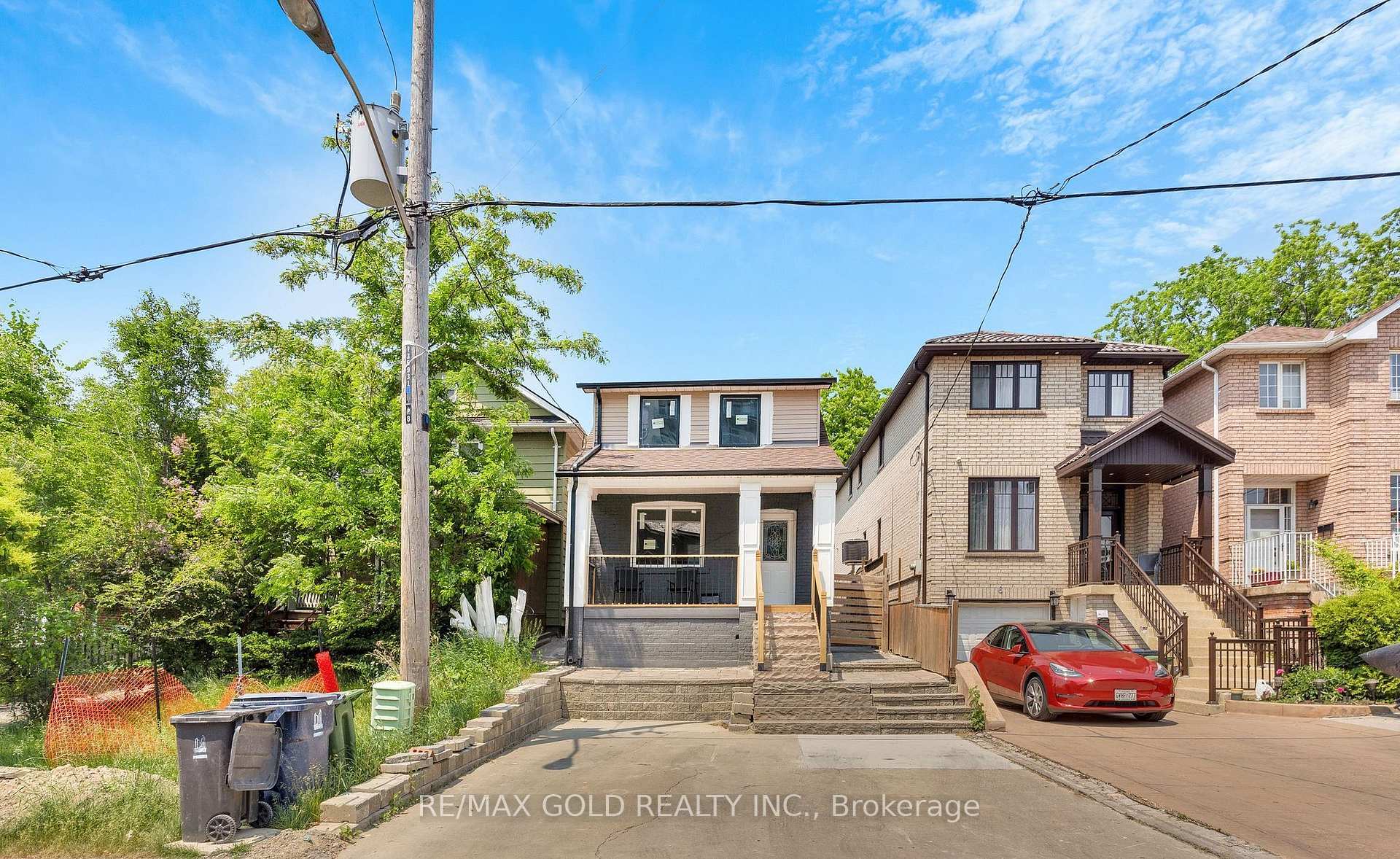 8 Fairglen Crescent, Toronto, ON M9N 1S2, Toronto W04 — photo 1