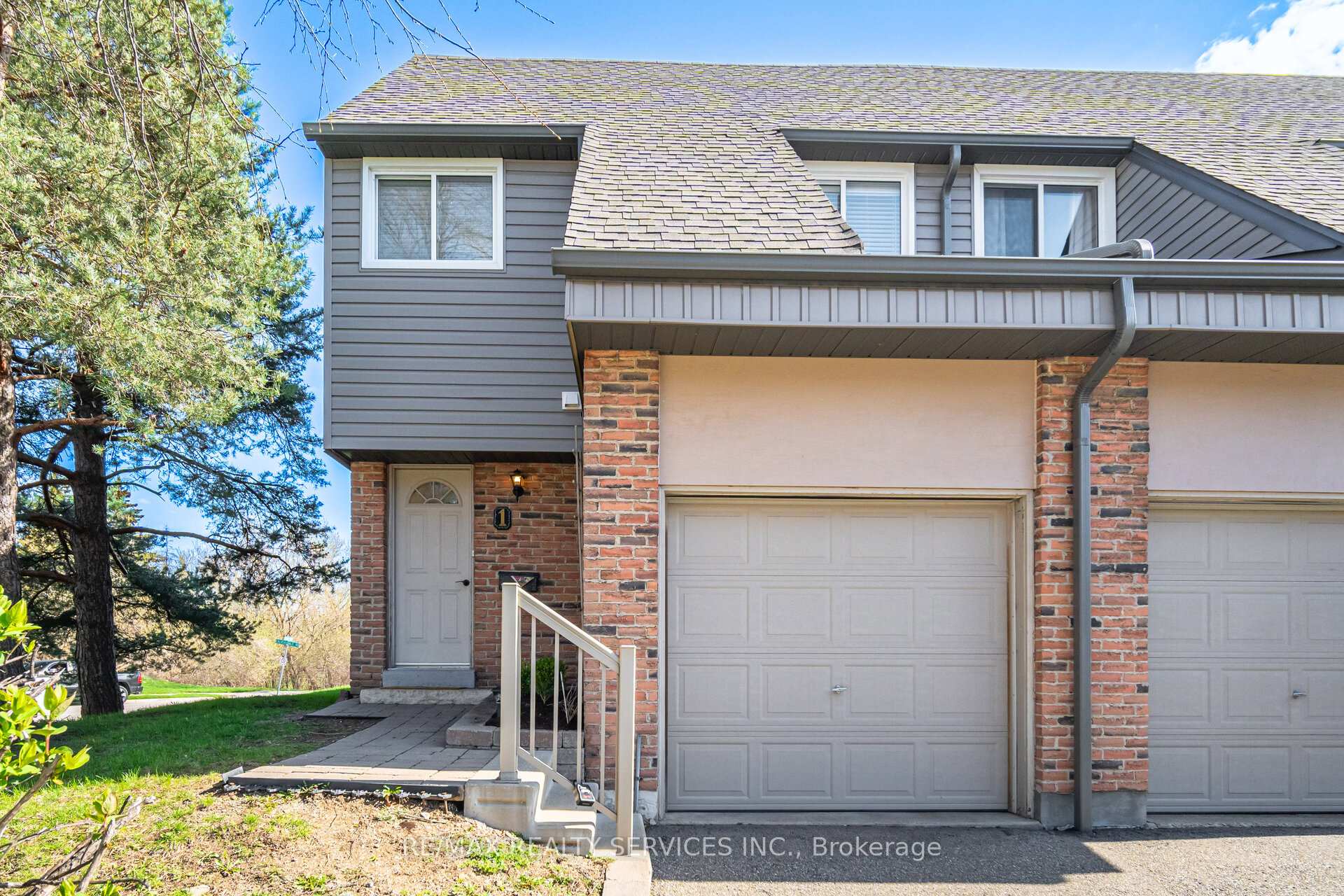 1 Tara Park Court 1, Brampton, ON L6V 3E4, Brampton — photo 1