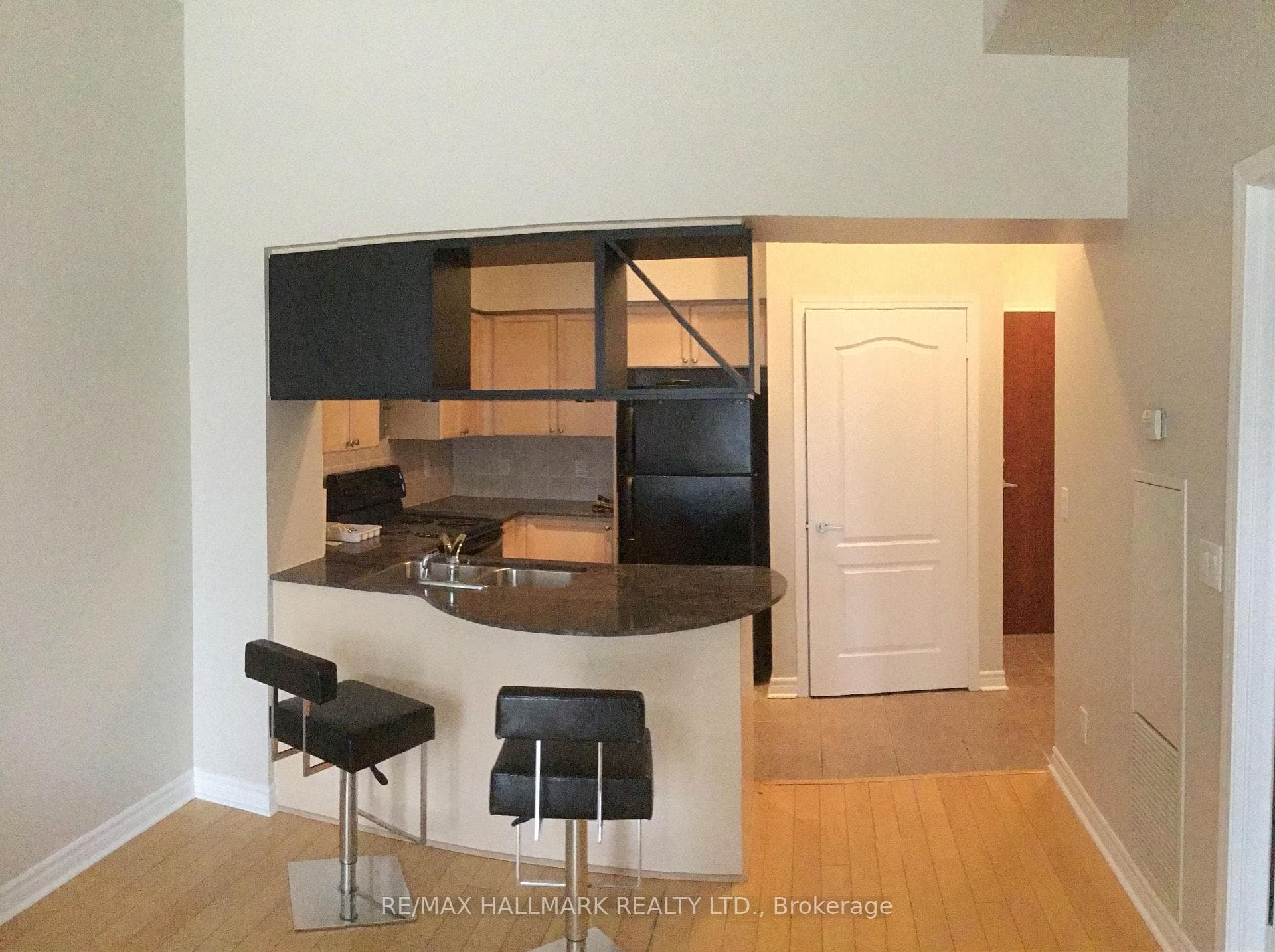 320 City Centre Drive 318, Mississauga, ON L5B 4P8, Mississauga — photo 1