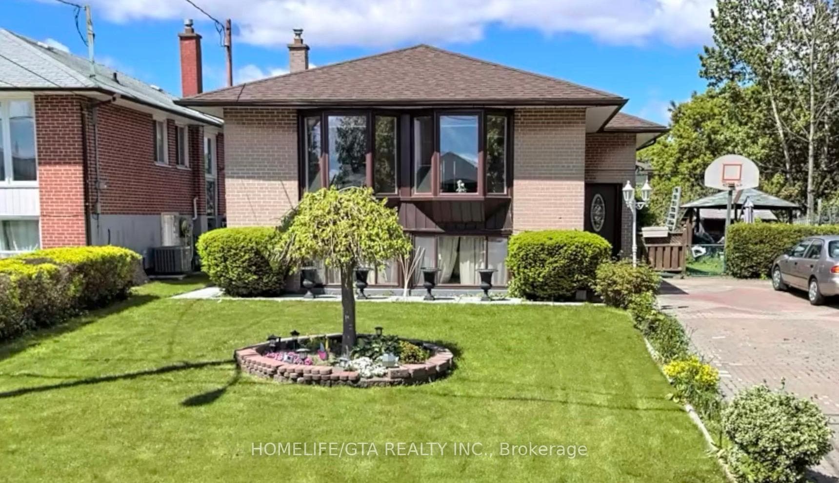 56 Samba Drive, Toronto, ON M9M 2N1, Toronto W05 — photo 1
