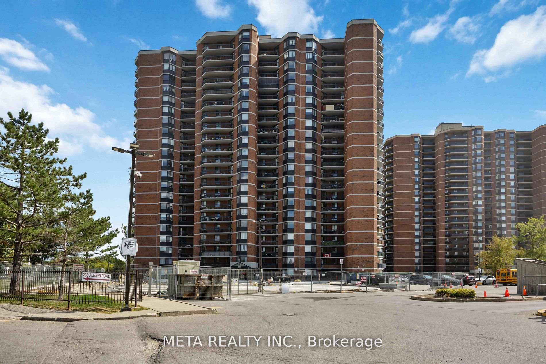 236 Albion Road 604, Toronto, ON M9W 6A6, Toronto W10 — photo 1