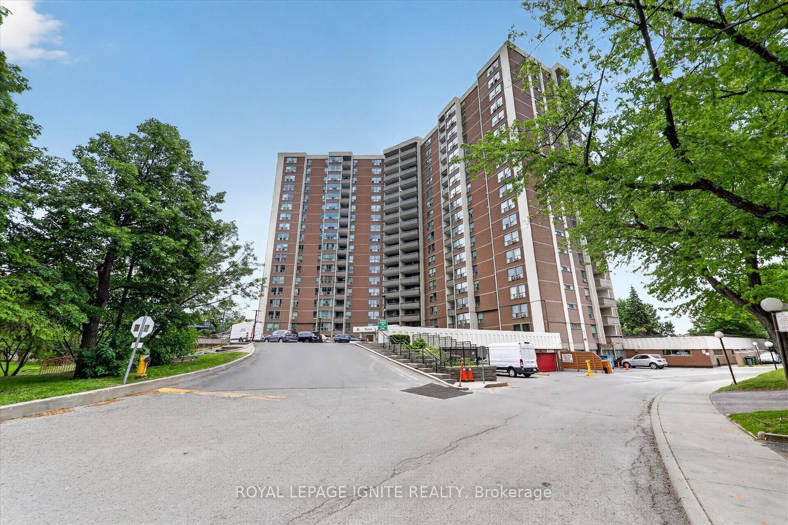 15 Vicora Link Way 208, Toronto, ON M3C 1A7, Toronto C11 — photo 1