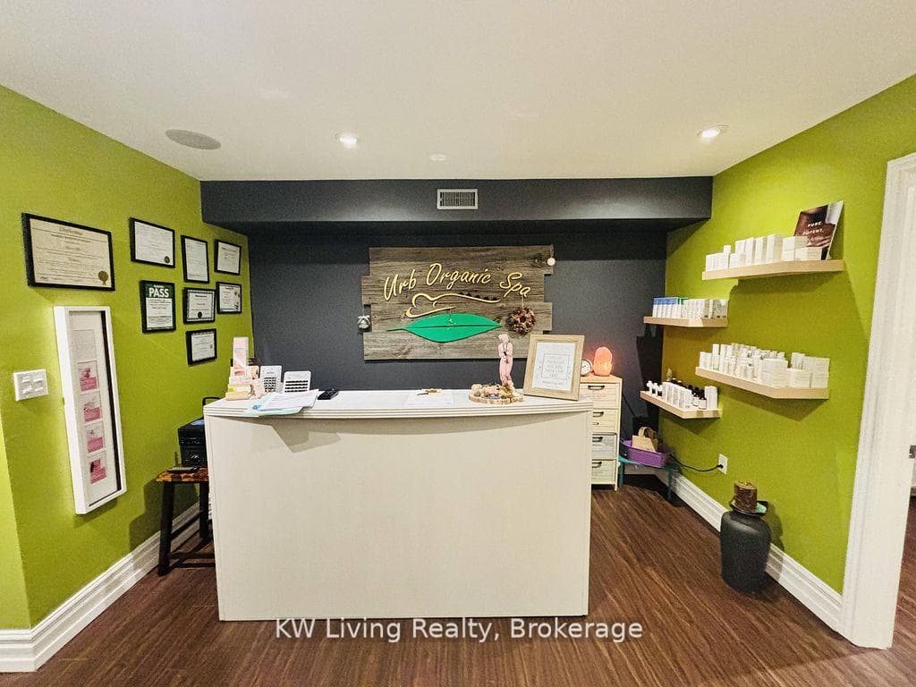 701 Mount Pleasant Road Second Floor, Toronto, ON M4S 2N4, Toronto C10 — photo 1