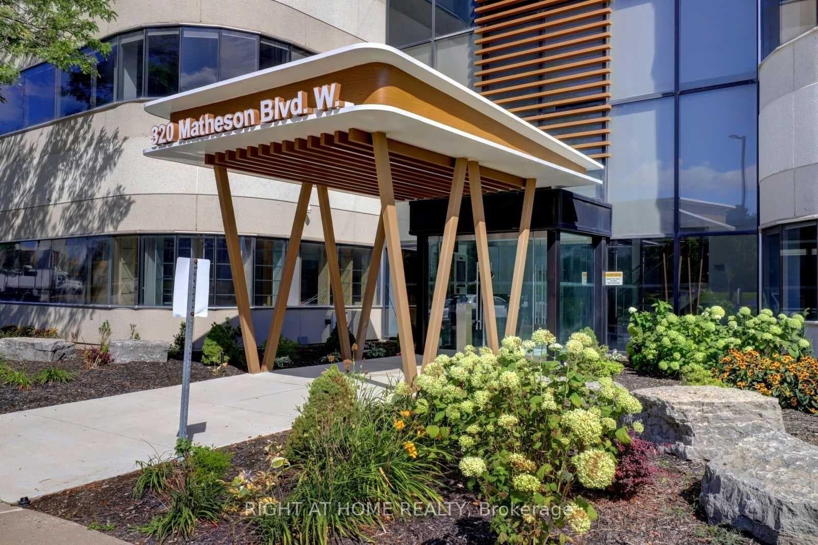 320 Matheson Boulevard W 202, Mississauga, ON L5R 3R1, Mississauga — photo 1