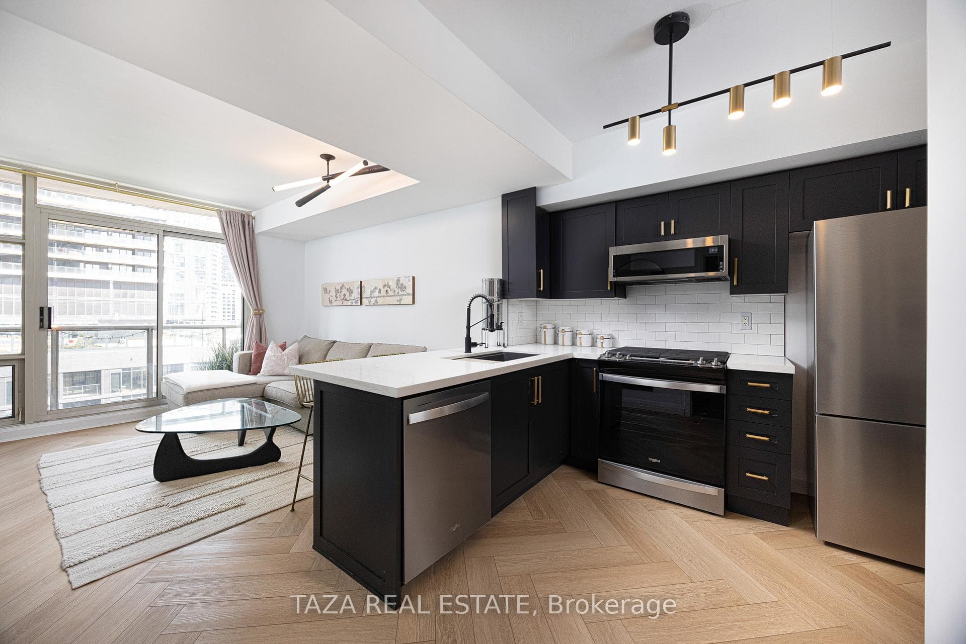 10 Navy Wharf Court 1705, Toronto, ON M5V 3V2, Toronto C01 — photo 1