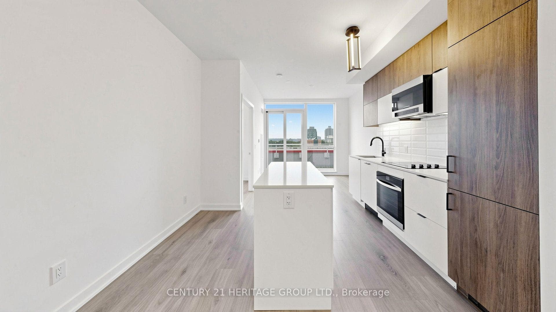 8888 Yonge Street 718, Richmond Hill, ON L4C 5V6, Richmond Hill — photo 1