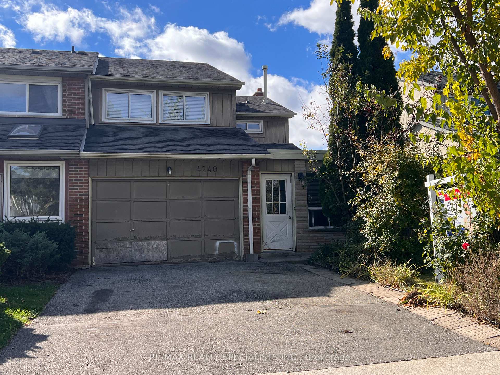 4240 Thom Gardens, Mississauga, ON L5L 2B5, Mississauga — photo 1