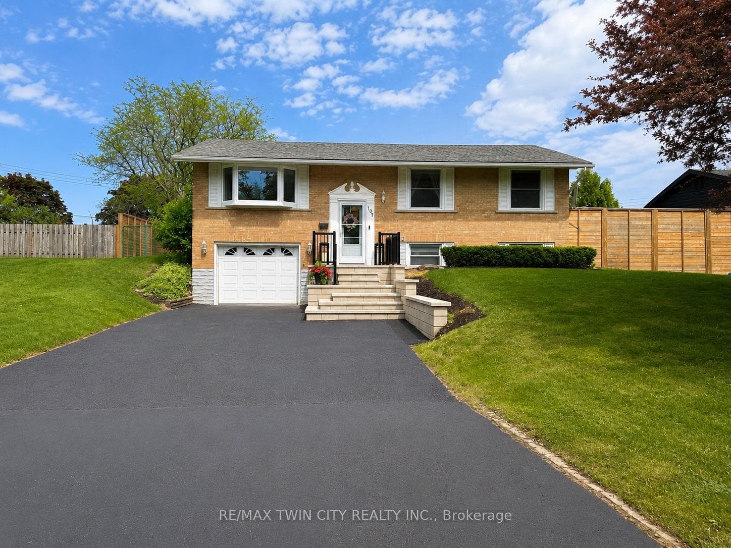 107 Rosslinn Road, Cambridge, ON N1S 3K3, Cambridge — photo 1