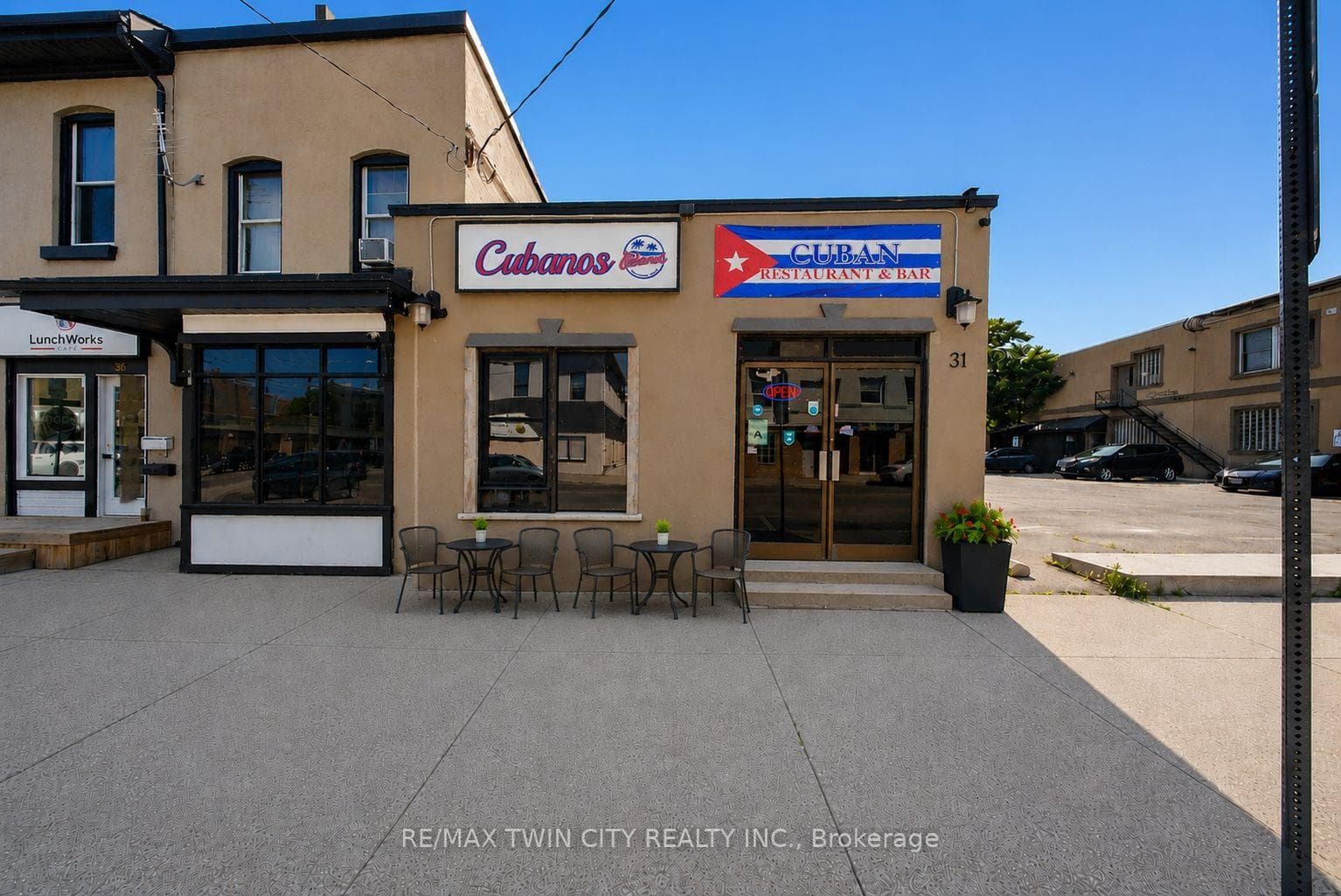 31 King Street, Brantford, ON N3T 3C4, Brantford — photo 1