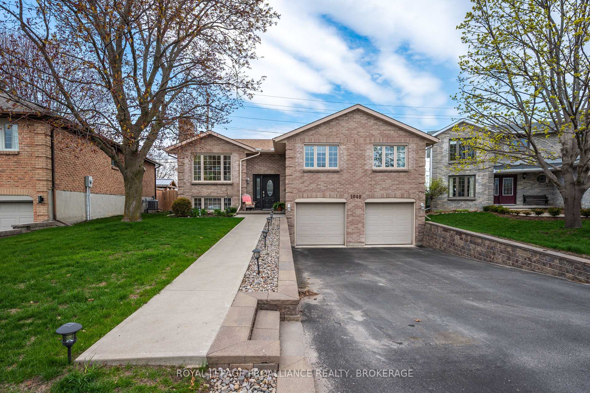 1048 Palmerston Crescent, Kingston, ON K7P 2P5