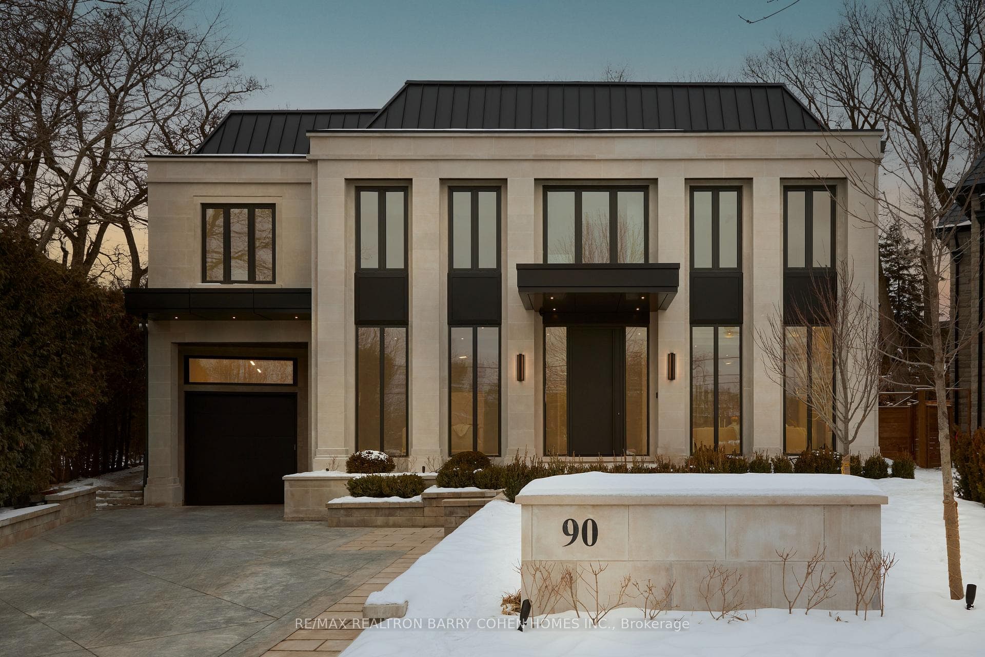 90 Arjay Crescent, Toronto, ON M2L 1C7