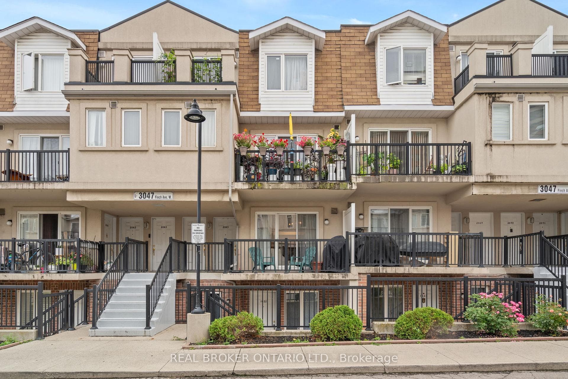 3047 Finch Avenue W 2066, Toronto, ON M9M 0A5, Toronto W05 — photo 1