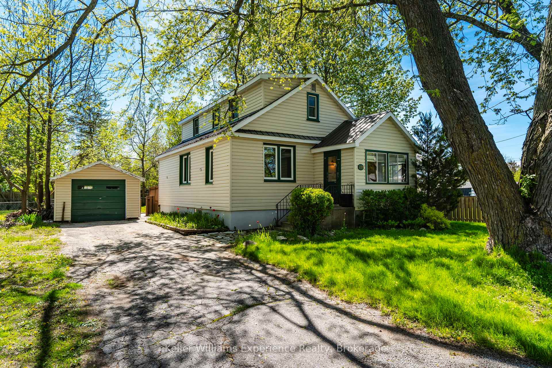 239 Oak Street, Clearview, ON L0M 1S0, Clearview — photo 1
