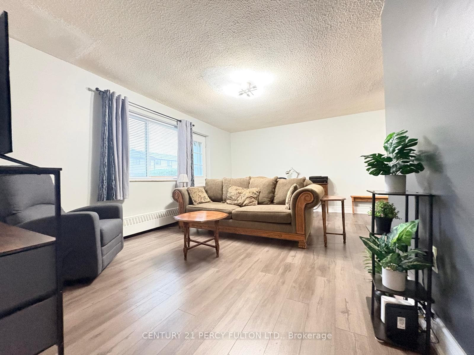 936 Glen Street 106, Oshawa, ON L1J 5Z7, Oshawa — photo 1