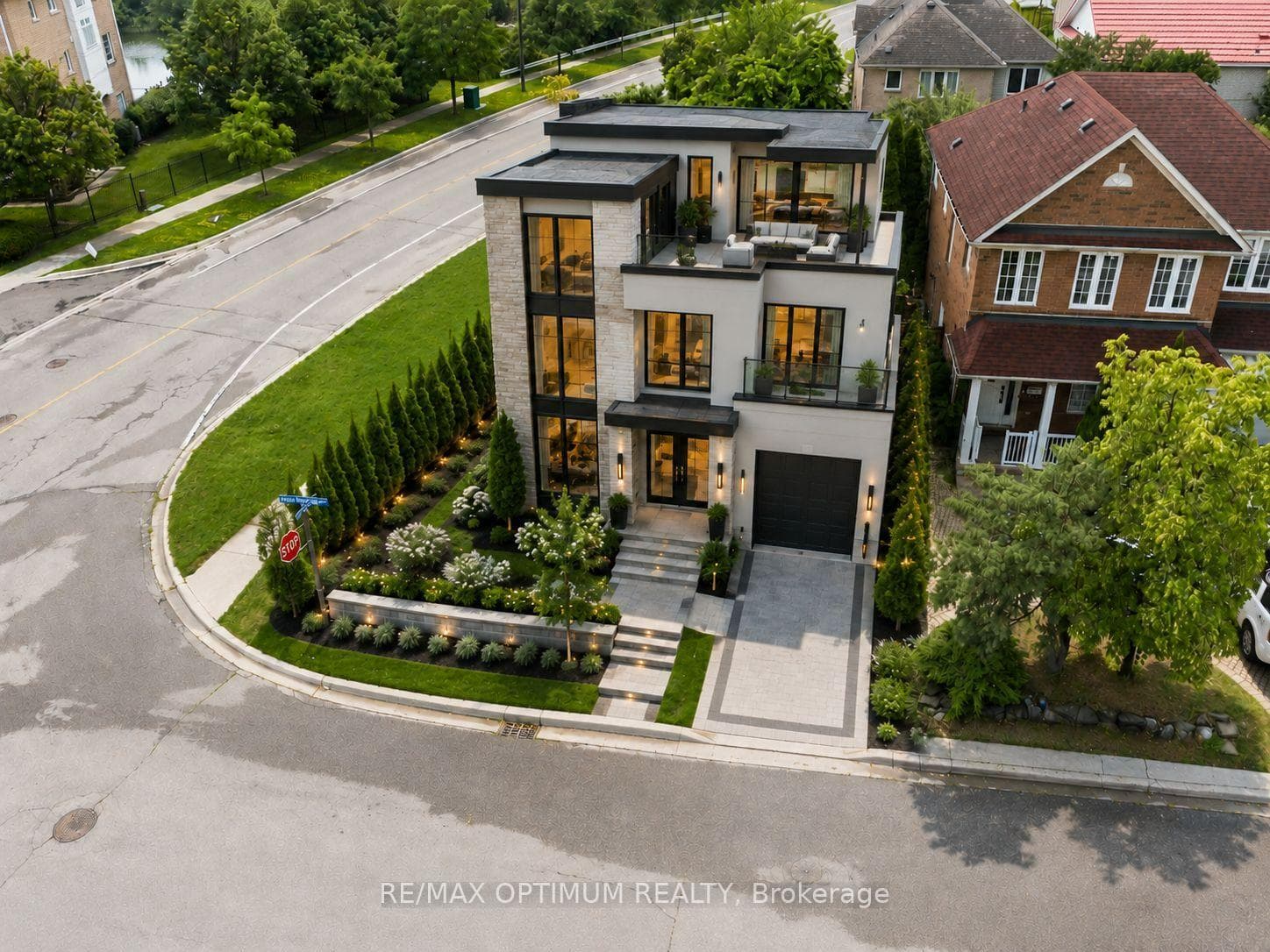 3140 High Springs Crescent, Mississauga, ON L5B 4G4, Mississauga — photo 1