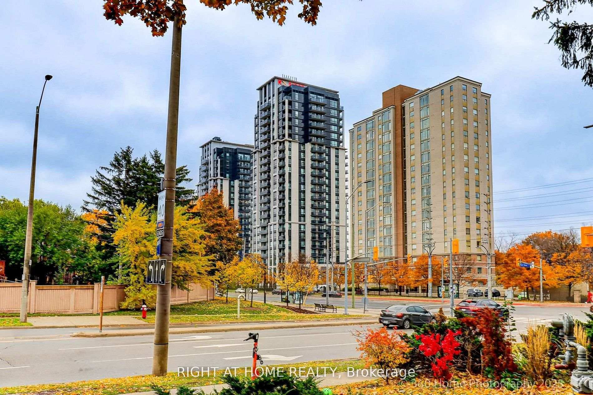 202 Burnhamthorpe Road E 505, Mississauga, ON L5A 0B2, Mississauga — photo 1