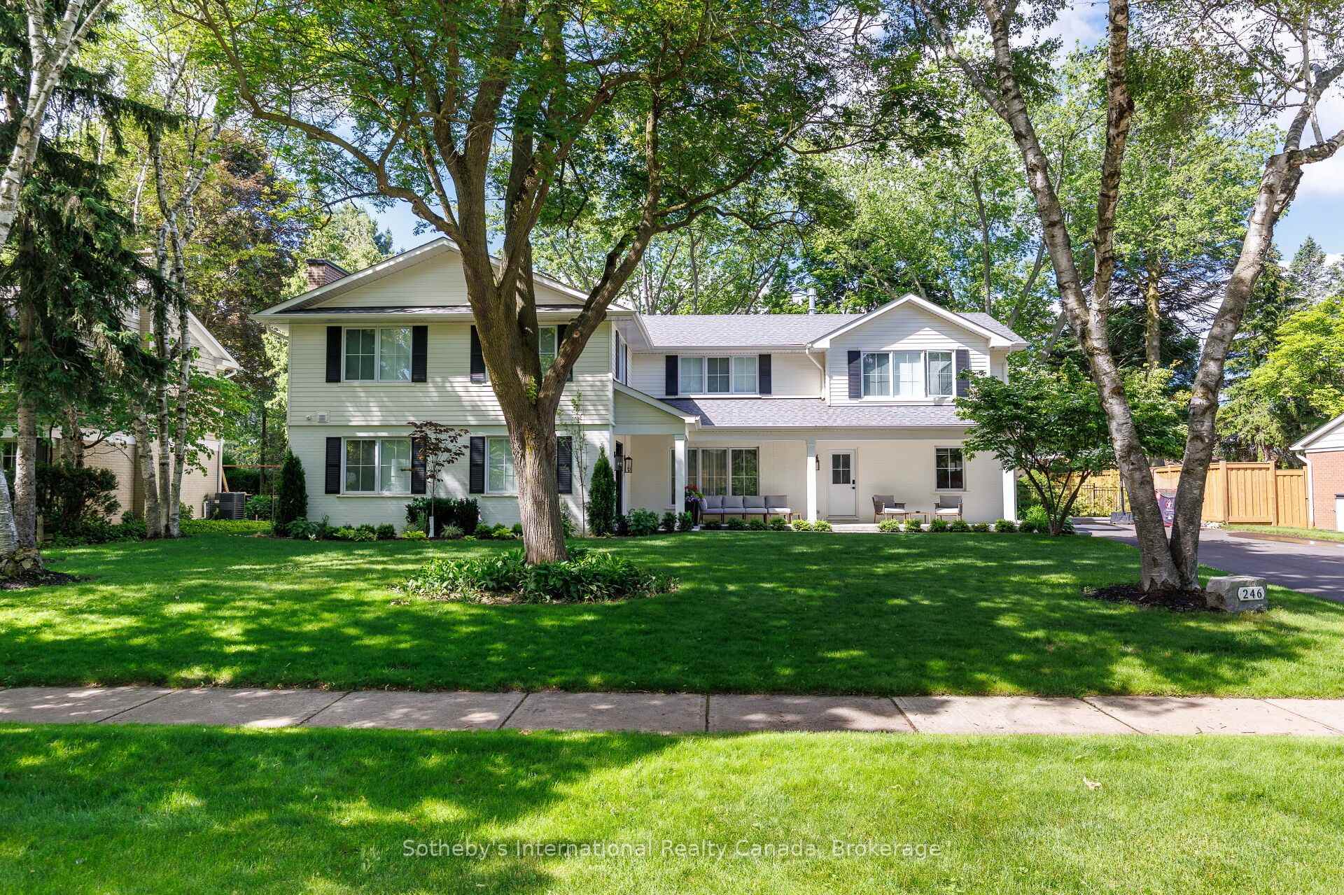 246 Cairncroft Road, Oakville, ON L6J 4M3