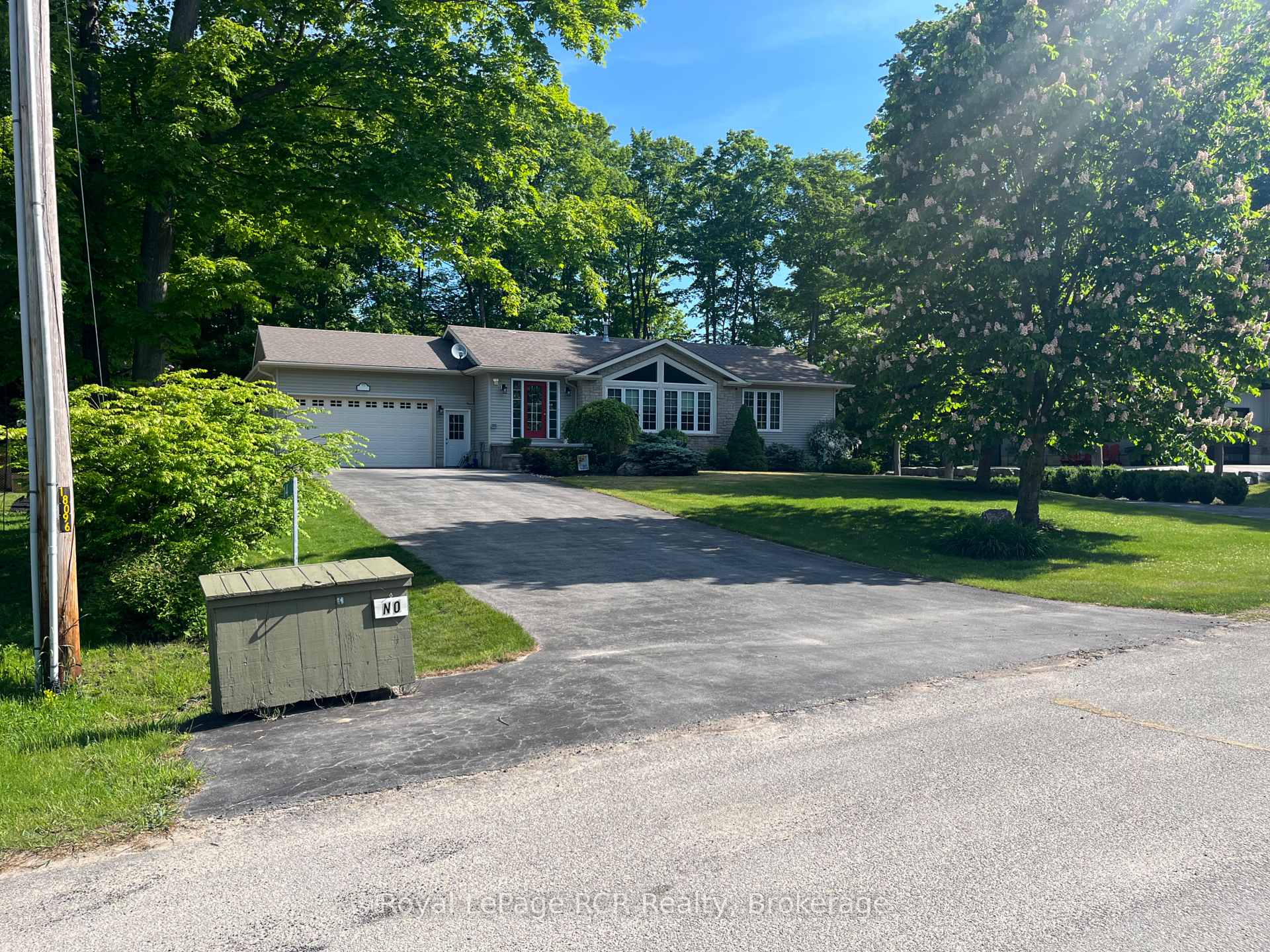 14 Frederick Street, South Bruce Peninsula, ON N0H 2G0, South Bruce Peninsula — photo 1