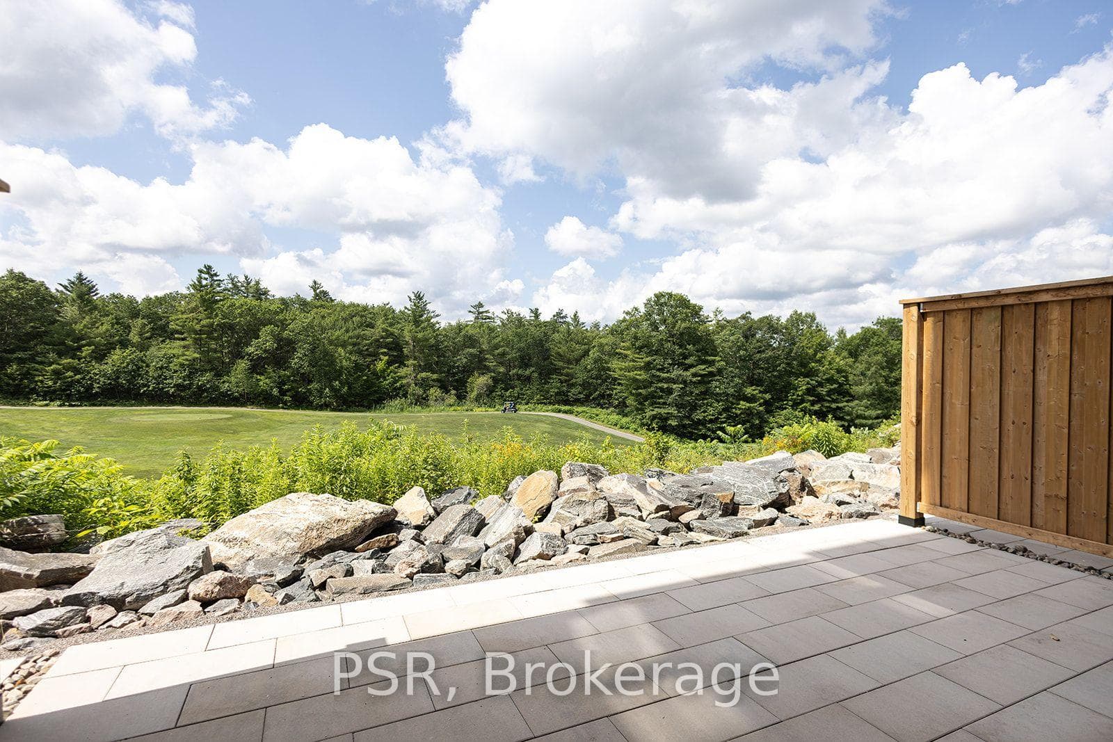 100 Carrick Trail 108, Gravenhurst, ON P1P 0J5, Gravenhurst — photo 1