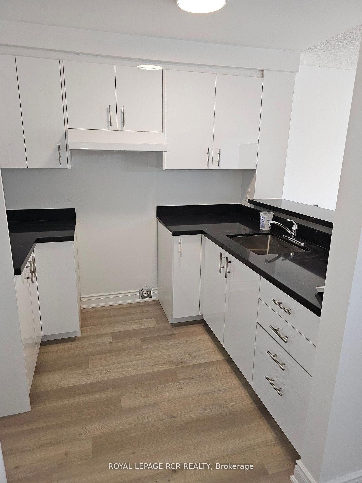 2 Orchard Heights Boulevard 243, Aurora, ON L4G 3W3, Aurora — photo 1