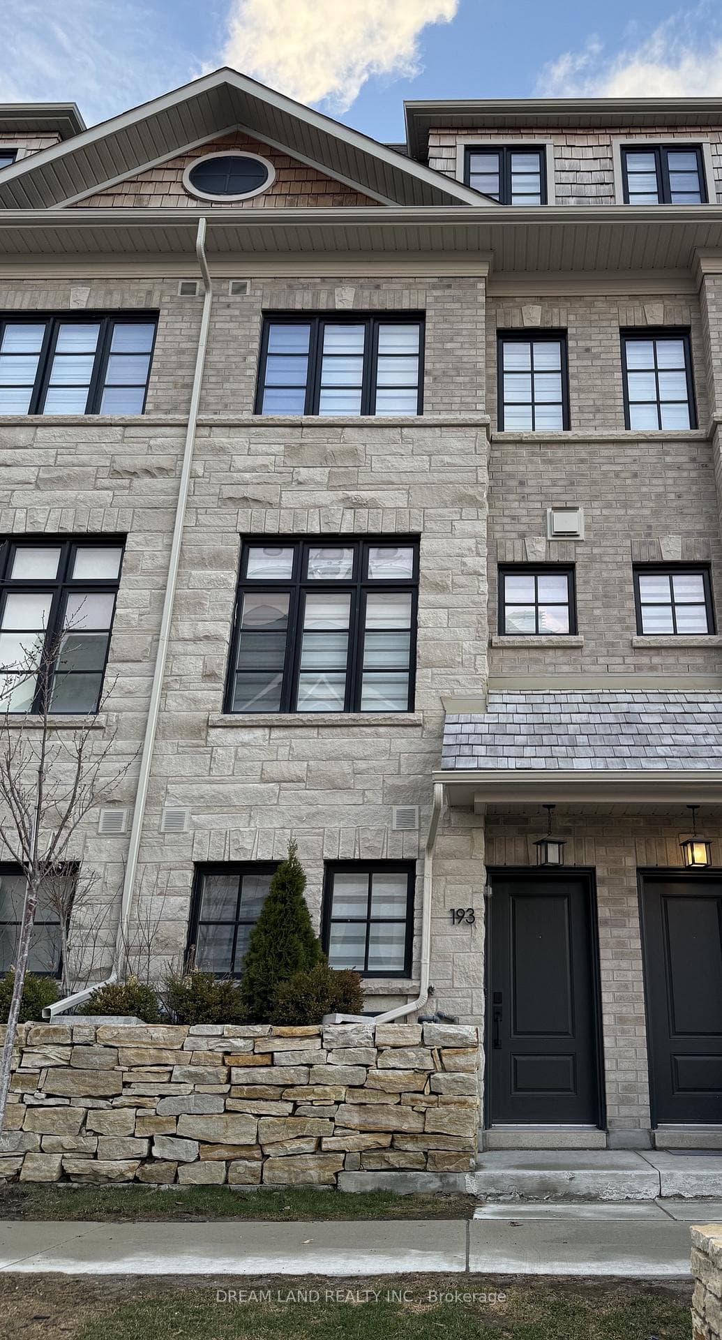 70 Lunar Crescent 193, Mississauga, ON L6M 2P6, Mississauga — photo 1