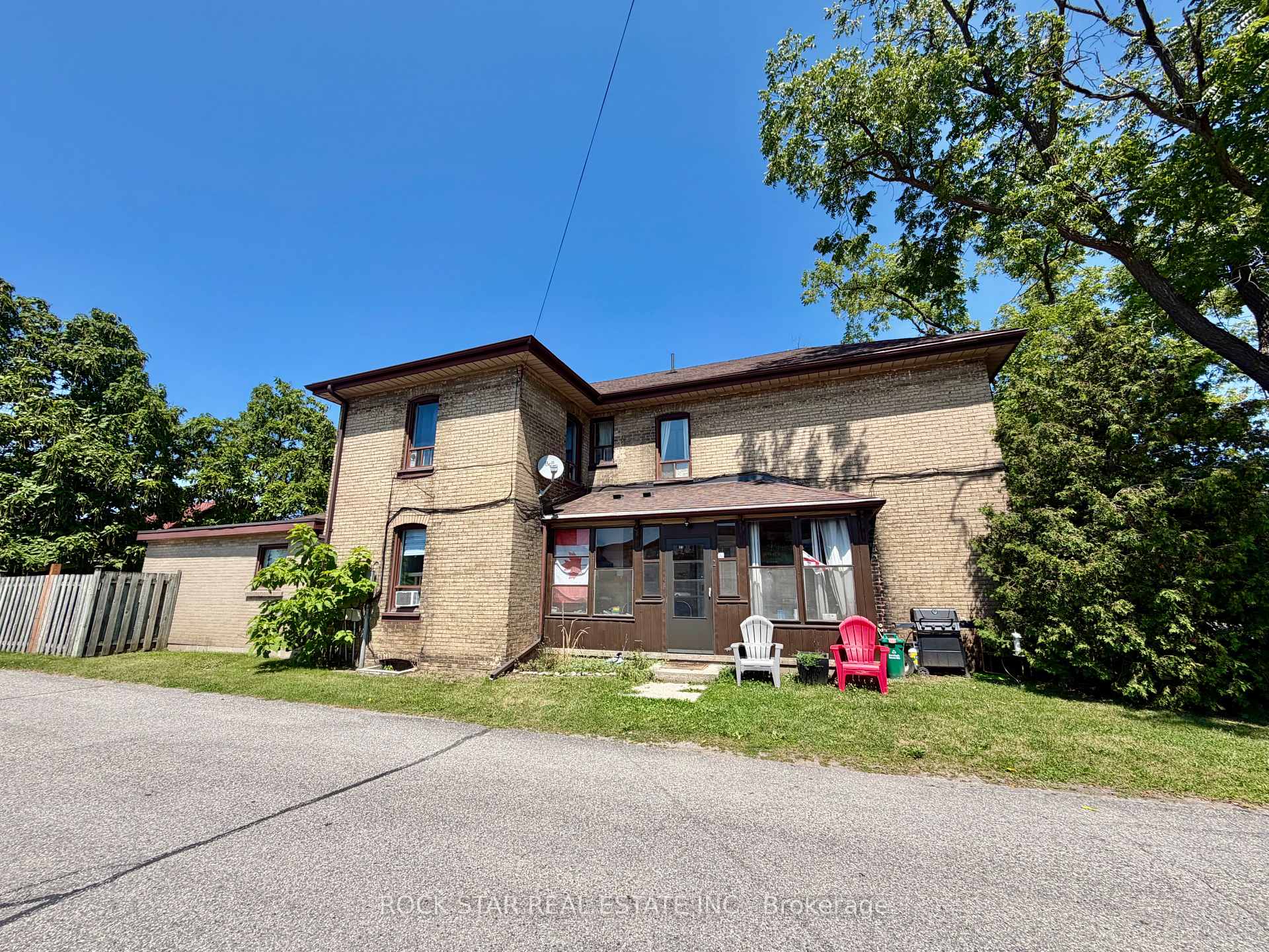 135 Sherwood Drive, Brantford, ON N3T 1N8, Brantford — photo 1