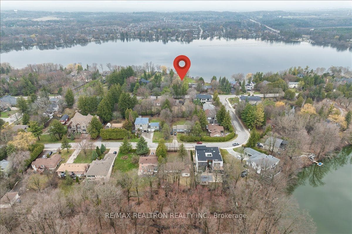 97 Park Crescent, Richmond Hill, ON L4E 3J5, Richmond Hill — photo 1