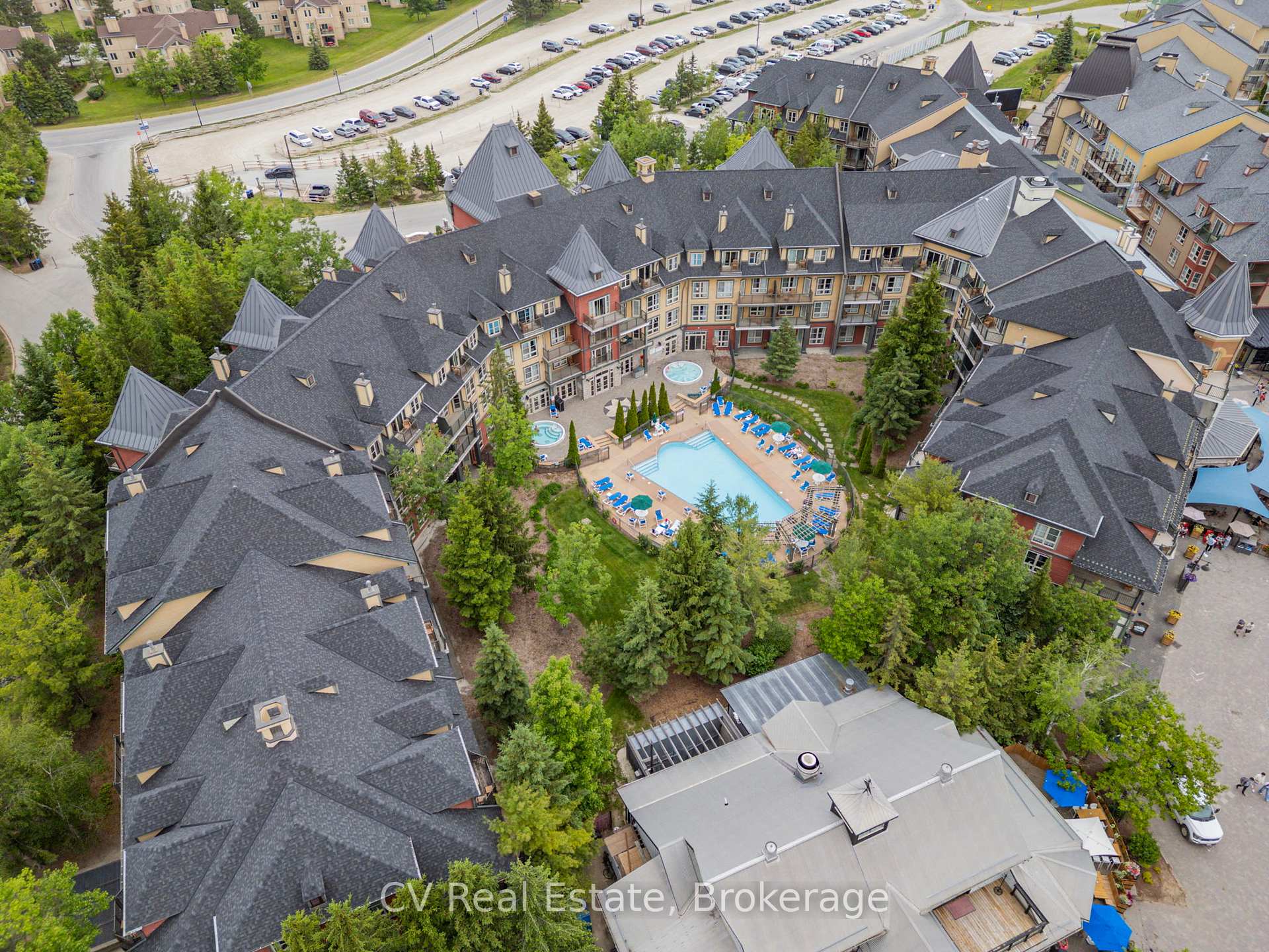 156 Jozo Weider Boulevard 465, Blue Mountains, ON L9Y 0V2, Blue Mountains — photo 1