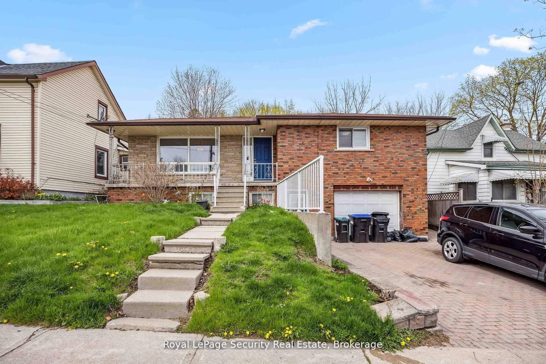 97 John Street E 2, Bradford West Gwillimbury, ON L3Z 2B1, Bradford West Gwillimbury — photo 1