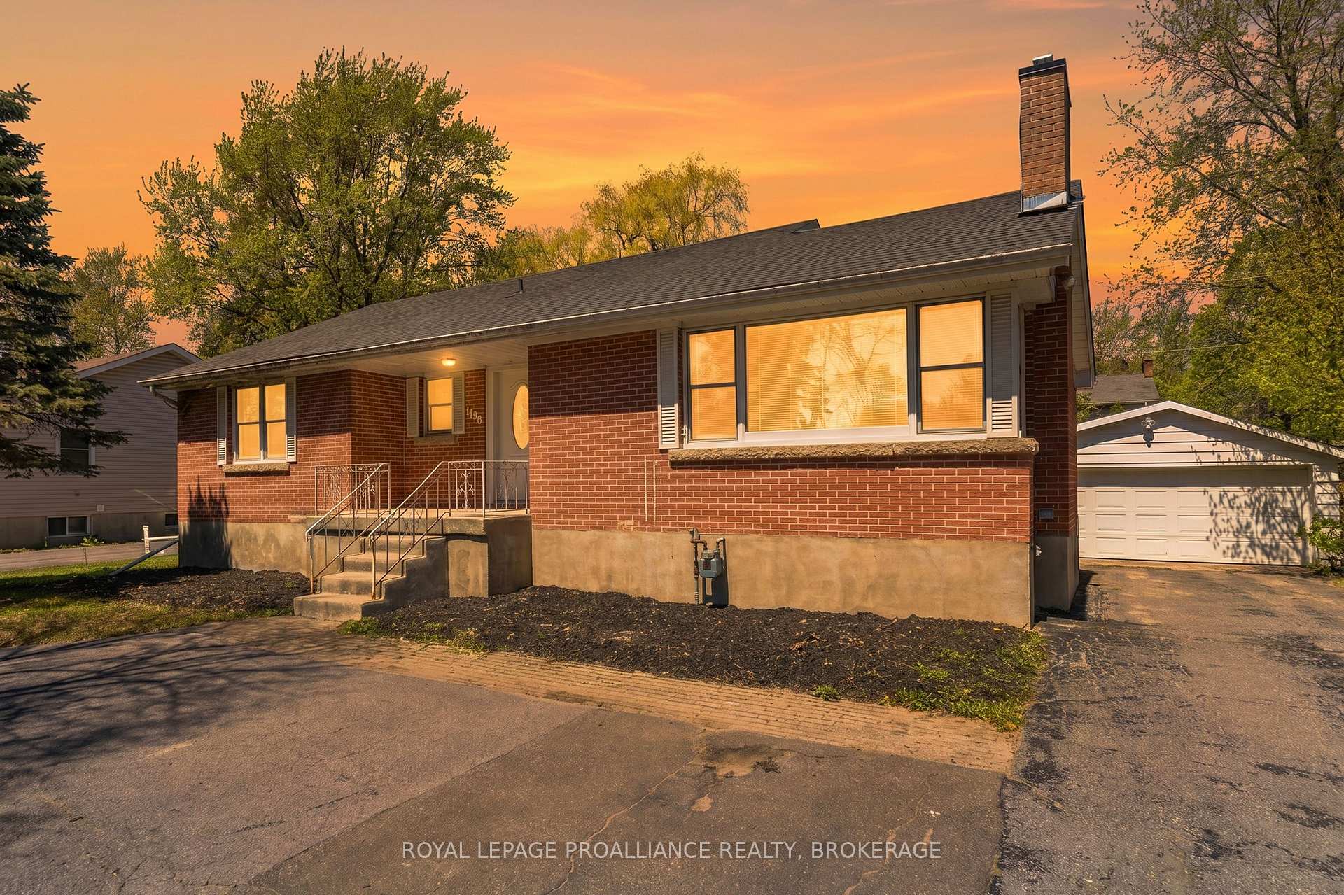 1101 Johnson Street, Kingston, ON K7M 2N6